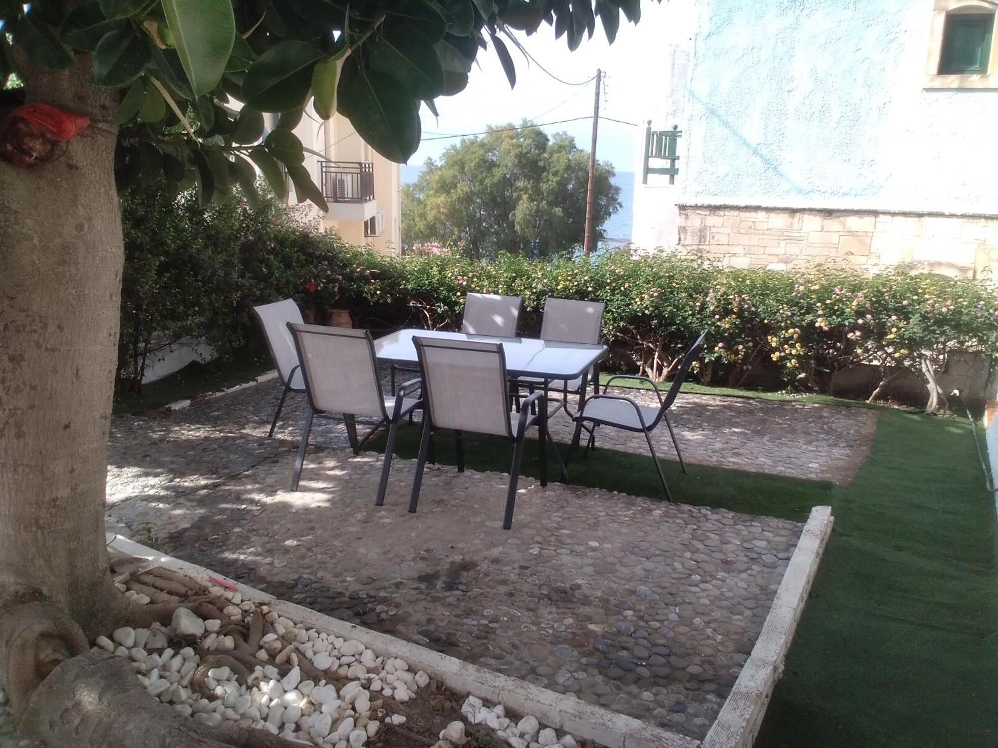 President Guest House Keratokampos Exterior foto