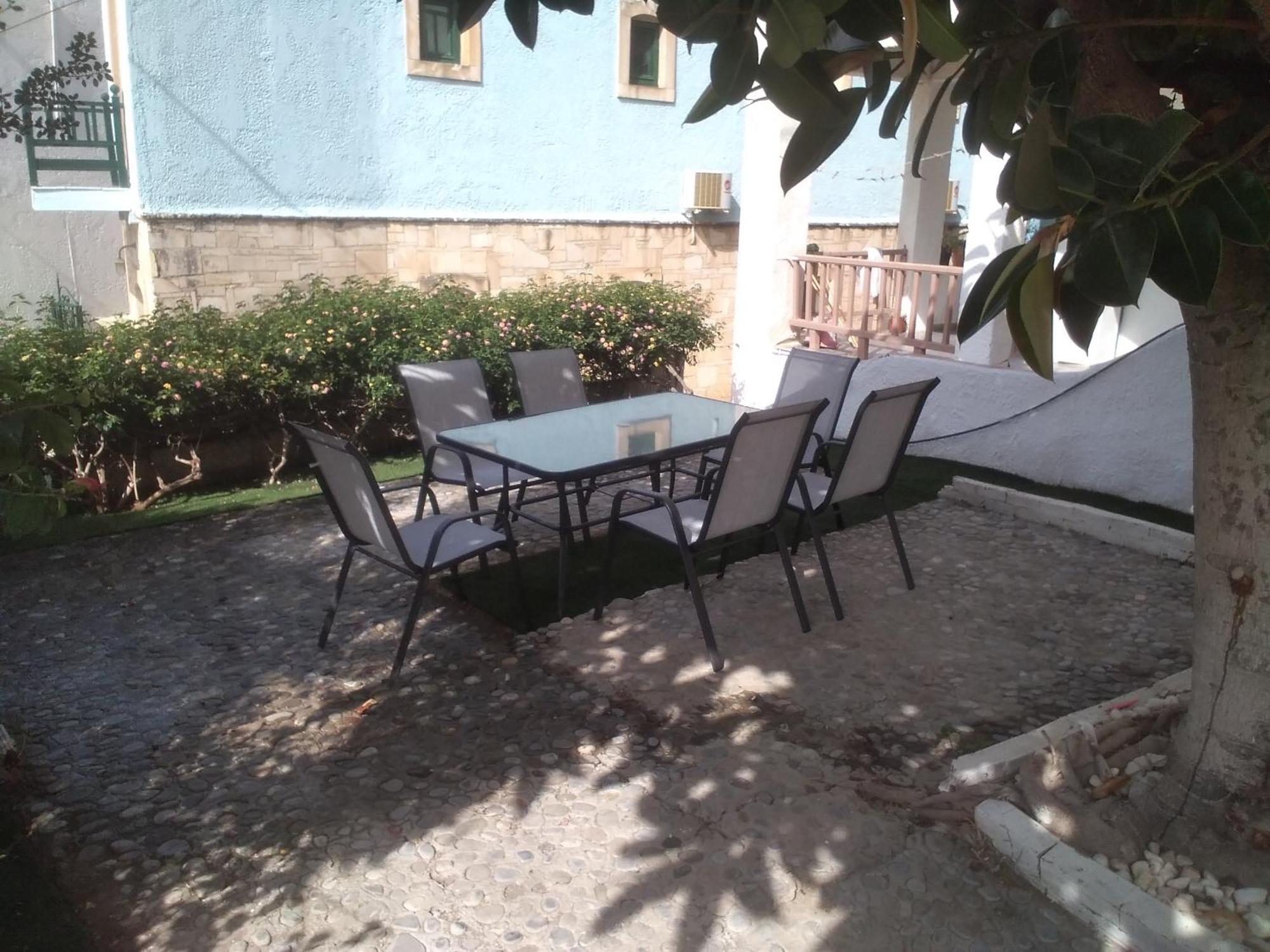 President Guest House Keratokampos Exterior foto